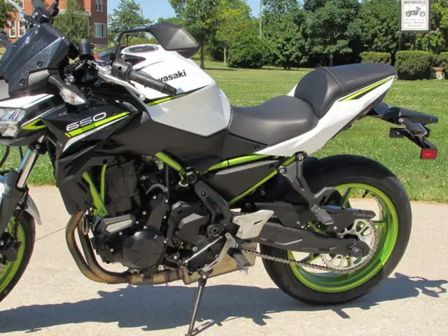 2021 Kawasaki Z650 ABS in Sport Bikes in Leamington - Image 16