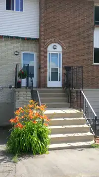 Stoneglen - 3 Bedroom Townhouse with Garage Townhome for Rent
