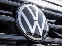 This Volkswagen Atlas boasts a Intercooled Turbo Regular Unleaded I-4 2.0 L/121 engine powering this... (image 9)