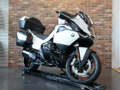 2026 BMW R 1300 RT – Fully Loaded Luxury Touring Spec This 2026 BMW R 1300 RT in Alpine White is a f...