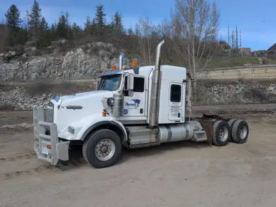 2015 KENWORTH T800 6X4 T/A SLEEPER TRUCK TRACTOR - Cummins ISX15 400 HP 6 Cylinder 15 L Diesel Engin...