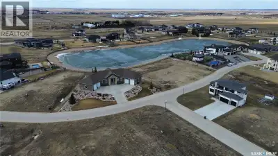Spruce Creek is one of the most beautiful luxury developments, just outside the city. With lots rang...