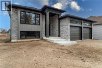 166 VANROOY Trail Waterford, Ontario
