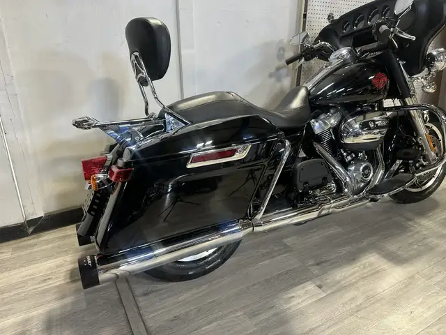 2019 Harley-Davidson ELECTRA GLIDE STANDARD in Street, Cruisers & Choppers in London - Image 11