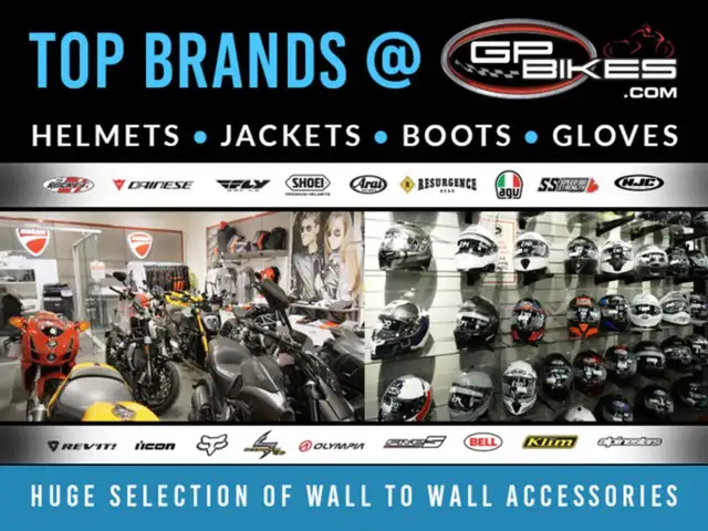 2012 Victory Motorcycles Hammer in Sport Touring in Oshawa / Durham Region - Image 18