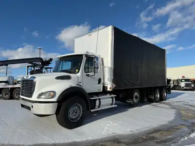 Triaxle with Rolling-Tarp, Detroit DD13 470HP, 354,848kms, 10 Speeds,20,000lb Front Axle, 40,000lb R...