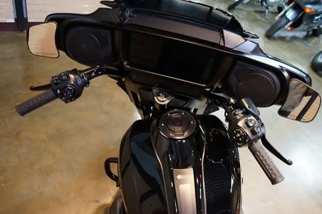 2025 Harley-Davidson FLHX - Street Glide in Sport Touring in Lethbridge - Image 12