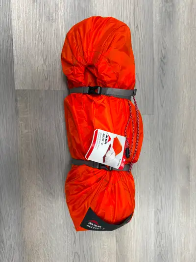 for sale brand new MSR ACCESS 3 Lightweight All Season tent only 1.99kg / 4lb6oz new price is 1149.9...
