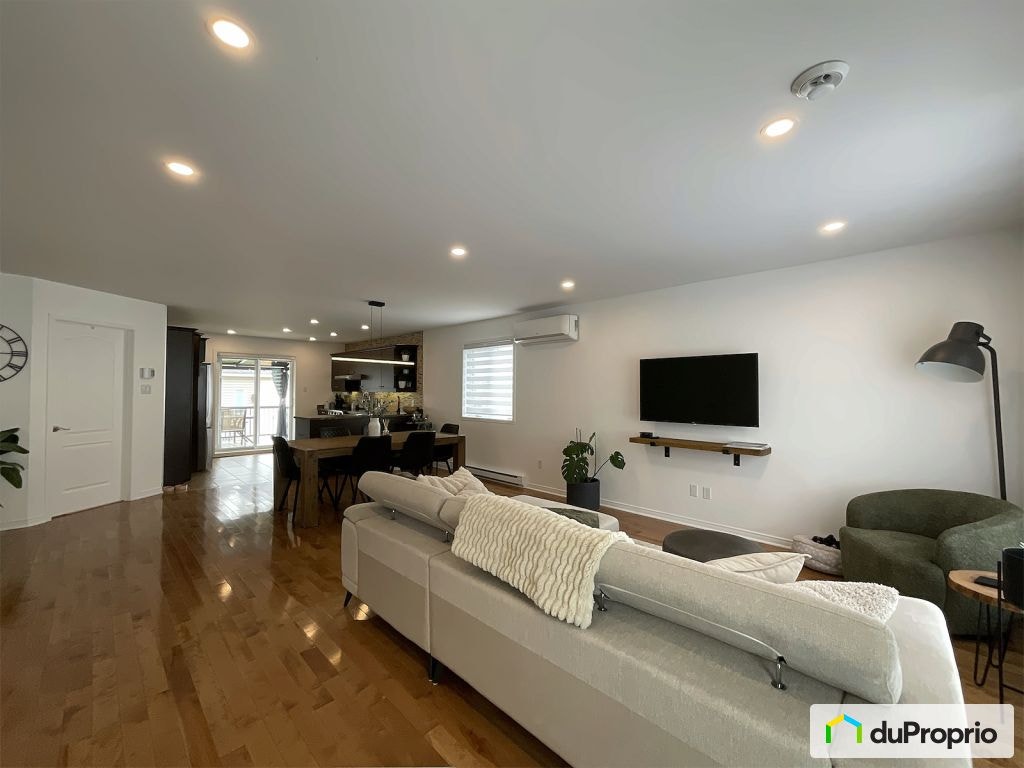 $565,000 - Bungalow for sale in St-Jérôme (Bellefeuille) — photo 2