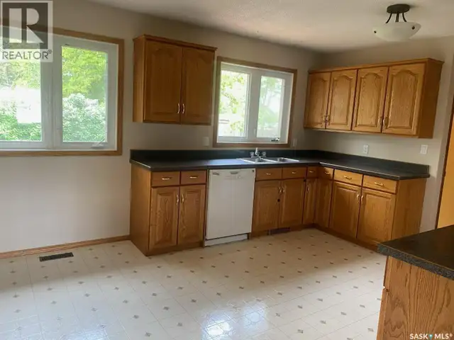 12 Mountain DRIVE Carlyle, Saskatchewan in Houses for Sale in Regina - Image 9