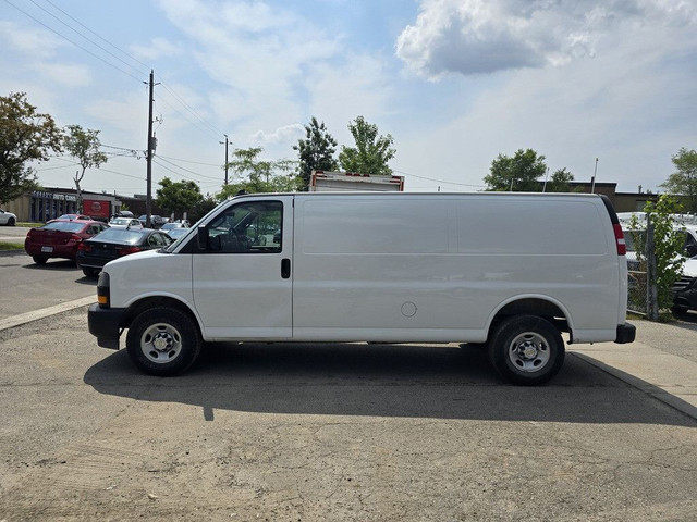 2023 GMC Savana Van G2500 V6 Gas - Sliding Door - Extended Wheel in Cars & Trucks in City of Toronto - Image 2