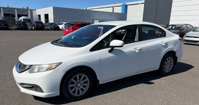 2015 Honda Civic Sedan ( AUTOMATIC - 128,000 KM )