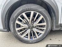 Navigating urban streets and weekend adventures is a breeze with this stylish Gray 2024 Nissan Kicks... (image 8)