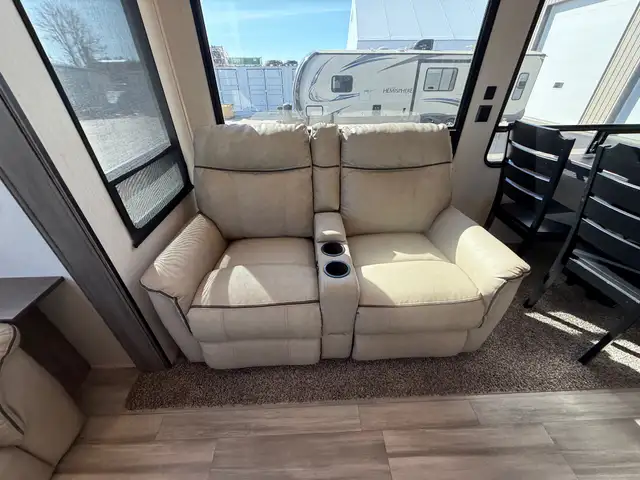 2022 Forest River Cedar Creek Cottage 40CDL in Travel Trailers & Campers in St. Albert - Image 17
