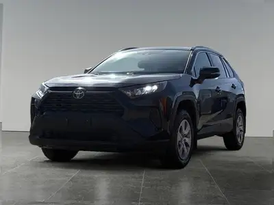 Thanks for viewing our House Of Cars Chinook Inventory! AMVIC licensed dealer! The 2021 Toyota RAV4...