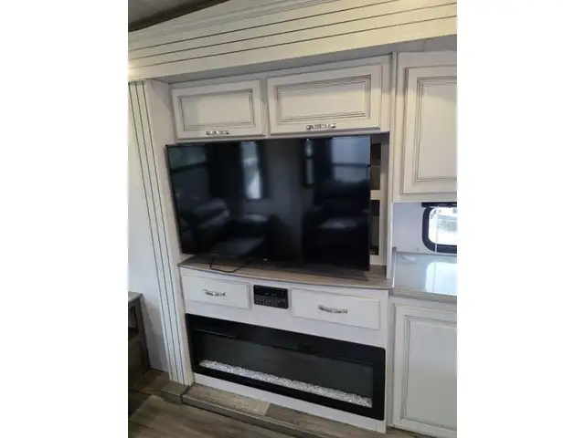 2022 Keystone RV Cougar Premium 355FBS in Travel Trailers & Campers in Penticton - Image 11