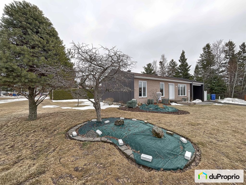 $290,000 - Bungalow for sale in Black Lake — photo 3
