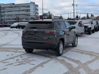 Look at this 2018 Jeep Compass Sport. Its Automatic transmission and Regular Unleaded I-4 2.4 L/144... (image 6)