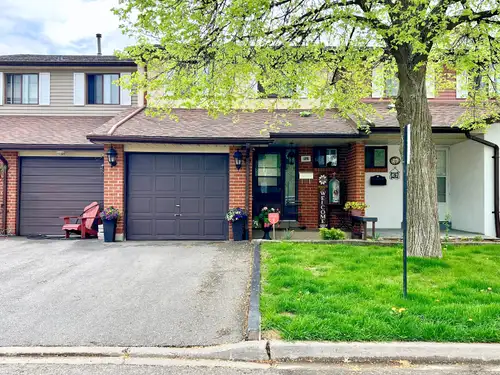 Beautiful three bedroom town home in a quiet neighbourhood in Brampton. Recently renovated kitchen a...