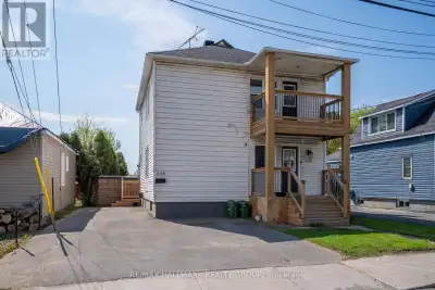 Just Listed! Legal TurnKey Duplex with Immediate Cash Flow in Prime Cornwall Location! Welcome to 33...