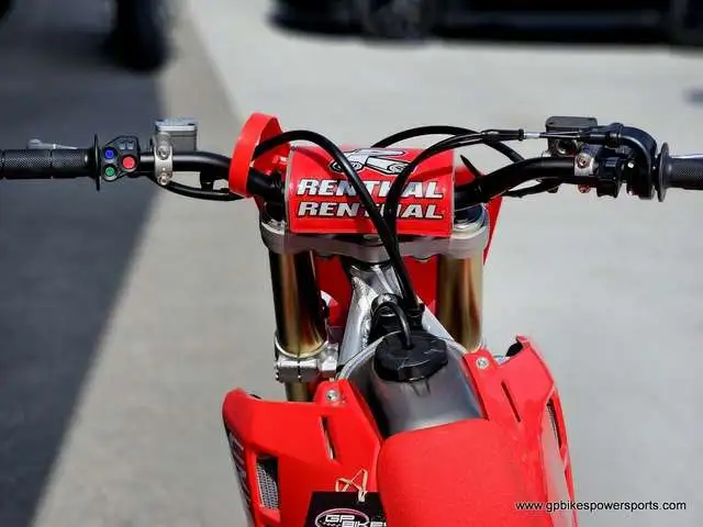 2025 Honda CRF 450R in Dirt Bikes & Motocross in Oshawa / Durham Region - Image 8