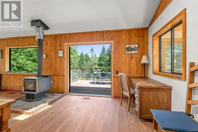 9900 Greenhill Rd Denman Island, British Columbia in Houses for Sale in Comox / Courtenay / Cumberland - Image 11