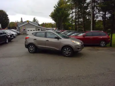 2013 Hyundai Tucson GL 285547 KM. This vehicle is all-wheel drive! It has an automatic transmission,...