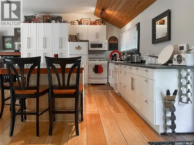 86 Ferguson BAY Webb Rm No. 138, Saskatchewan in Houses for Sale in Swift Current - Image 5