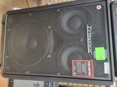 Traynor600 Watt 1x15 / 2x10 Bass Cabinet, View more