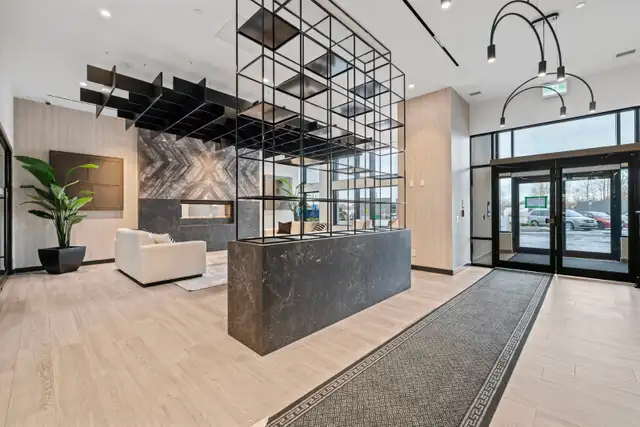 Brand-New 1-Bed   Parking/Locker/Luxury Amenities (Derry Rd)