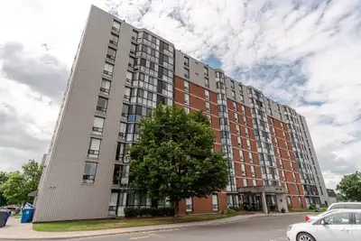 Building Description Welcome to Albert Park Apartments, where updated finishes meet community conven...