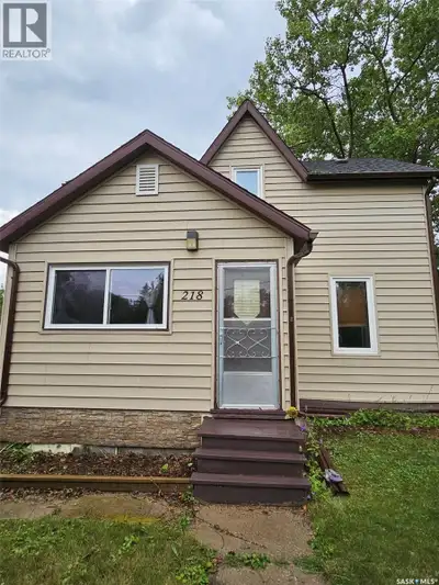 218 - 7th St West, Carlyle – Welcome Home! Nestled on a generous 75’ x 126’ corner lot, this charmin...