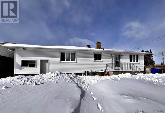 480 Birch ST S Timmins, Ontario in Houses for Sale in Timmins - Image 4