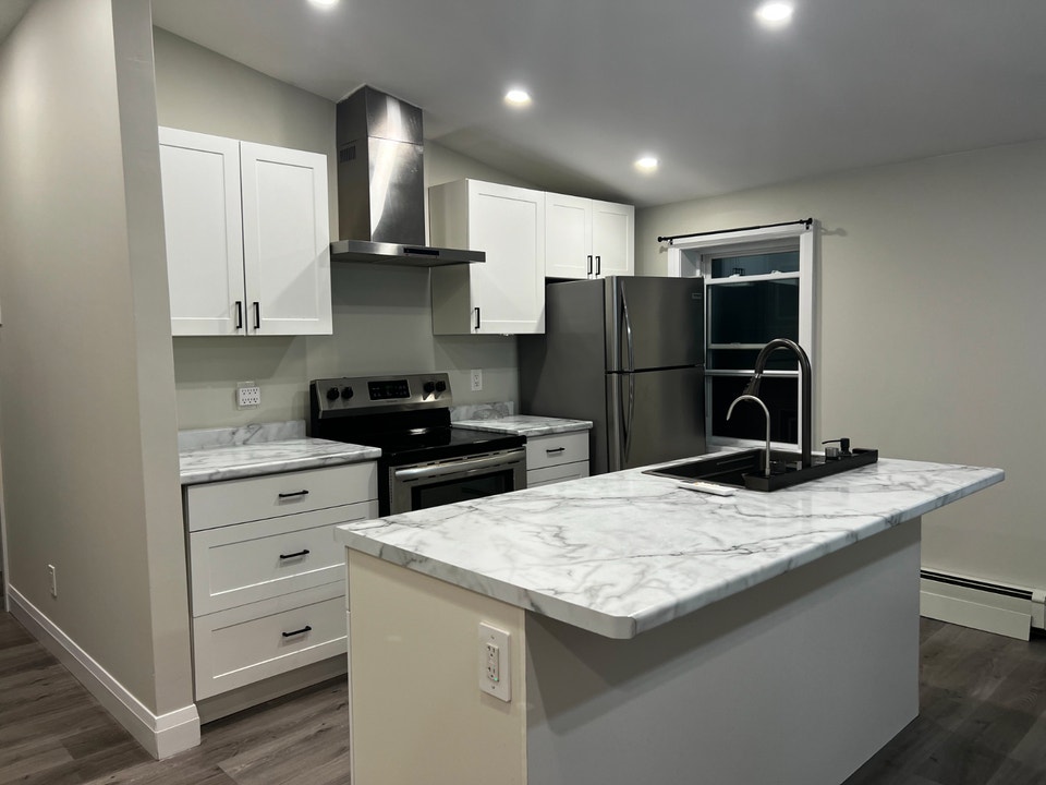 278 Lloyd #4 - 2 bedroom apt for rent 4