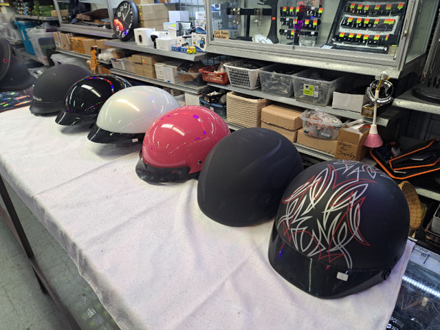 15 DIFFERENT SYLES OF DOT APPROVED MOTORCYCLE HELMETS in Motorcycle Parts & Accessories in Red Deer - Image 3