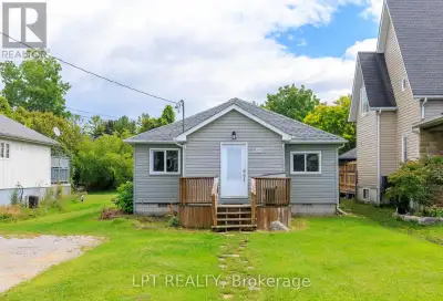 Located Just Steps From The Southern Shores Of Lake Simcoe In Willow Beach, This Bright And Spacious...