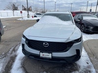 The advertised vehicle price is based on a promotional finance offer. Customers who purchase the veh... (image 1)