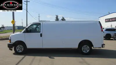 2017 GMC SAVANA 3500 CARGO VAN.. Amvic Licenced... - CARGO VAN - 6.0L V8 GAS - Transmission Automati...