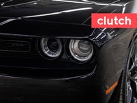 1 OWNER / Auto Dimming Rearview Mirror, Front Heated Seats, Ventilated Front Seats and more! Clutch... (image 7)