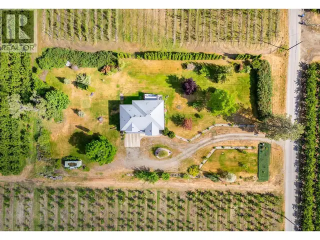 3520 Fitzgerald Road Kelowna, British Columbia in Houses for Sale in Penticton - Image 4