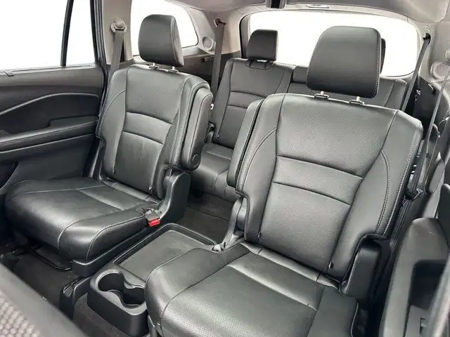 2017 Honda Pilot Touring in Cars & Trucks in Calgary - Image 18