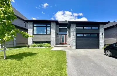 Embrun (Prescott/Russell). This spectacular, modern Single High Ranch House for rent boasts 2+1 bedr...