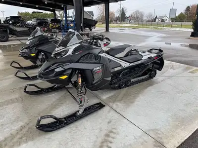 NEW 2026 LYNX RAVE RE 850 E-TEC TUBRO R XT 1.5in. SHOT W/ 10.25in. TOUCHSCREEN $28,649 MSRP ALL PRIC...