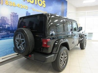 JEEP WRANGLER UNLIMITED 2024 SAHARA AUTOMATIQUE 4X4 TOUT ÉQUIPÉ / GPS NAVIGATION / CAMÉRA DE RECUL /... (image 5)