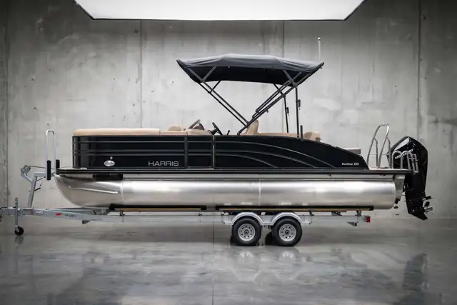 2021 Harris Sunliner 230 in Powerboats & Motorboats in Rimouski / Bas-St-Laurent - Image 2
