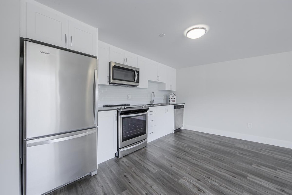 2 Bedroom Apartment for Rent - 7 Elizabeth Street North 5