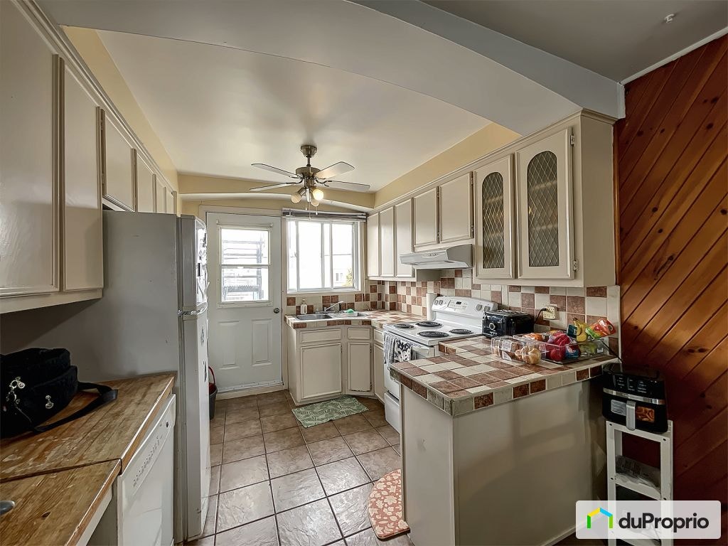 $712,000 - Triplex for sale in La Prairie — photo 3