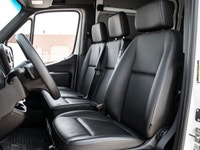 . Engine: 4 Cylinder Engine (image 9)