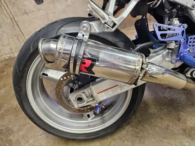 2003 Suzuki sv1000 Motorcycle Project or Parts Bike in Motorcycle Parts & Accessories in Winnipeg - Image 7