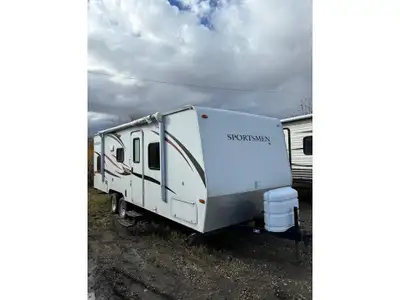 2013 Sportsmen travel trailer Great used travel trailer, half ton towable, fully inspected and ready...